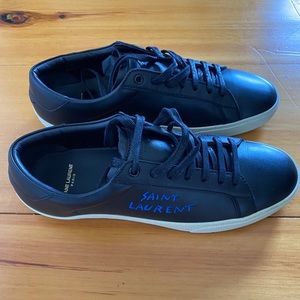 Saint Laurent Court Classic SL/06